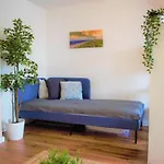 Fullhouse - - M45 Apartment *