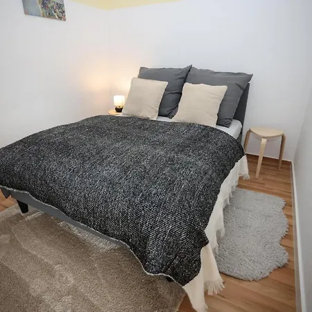 Fullhouse - - M45 Apartmán *