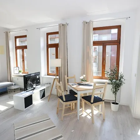 Apartment Fullhouse - - M45 *