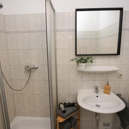 Fullhouse - - M45 Apartment *