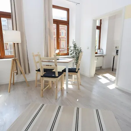 Apartment Fullhouse - - M45