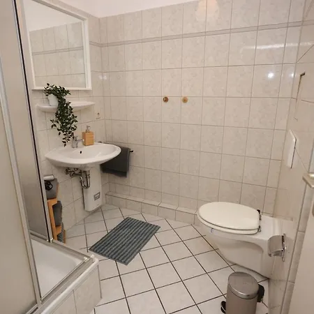 Apartment Fullhouse - - M45 *