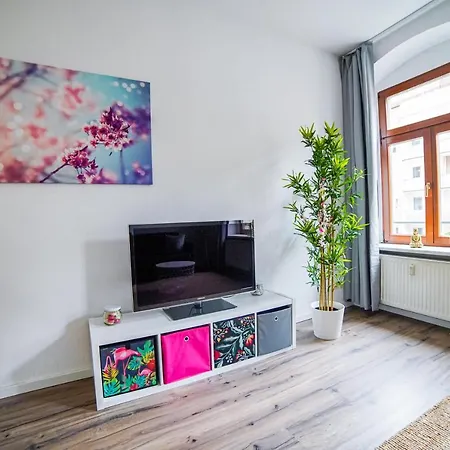 Apartment Fullhouse - - M45 *