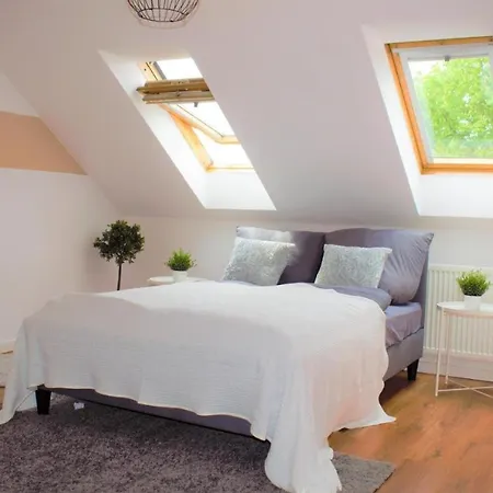Fullhouse - - M45 Apartamento
