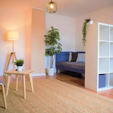 Apartment Fullhouse - - M45 *
